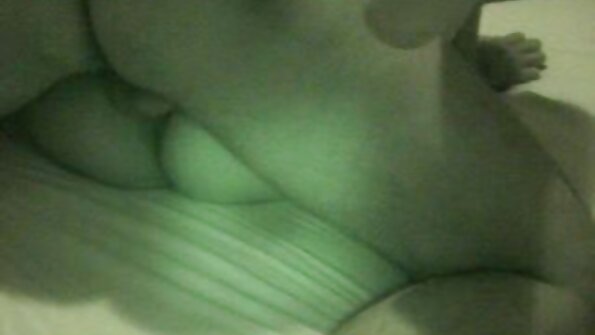 สีบลอนด์บริสุทธิ์ Emily Austin fucks ดาราหนังโป๊ Rilynn Rae